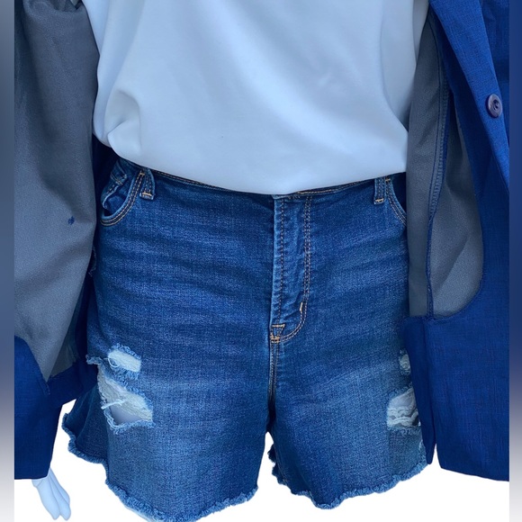 Old Navy blue high-rise rip jean short - Picture 9 of 9